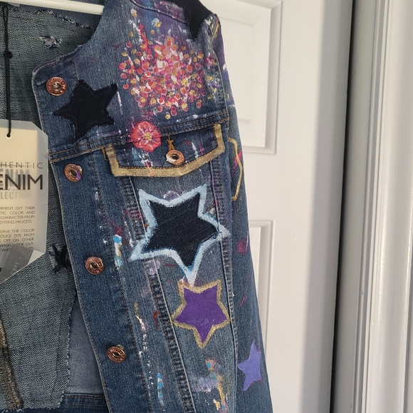 Handpainted small jean jacket.  Lovetree Denim - Picture 4 of 6